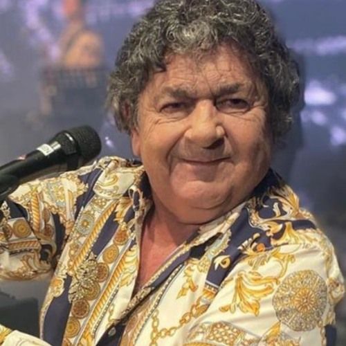 El cantante de Los Palmeras sufrió un ACV y quedó internado