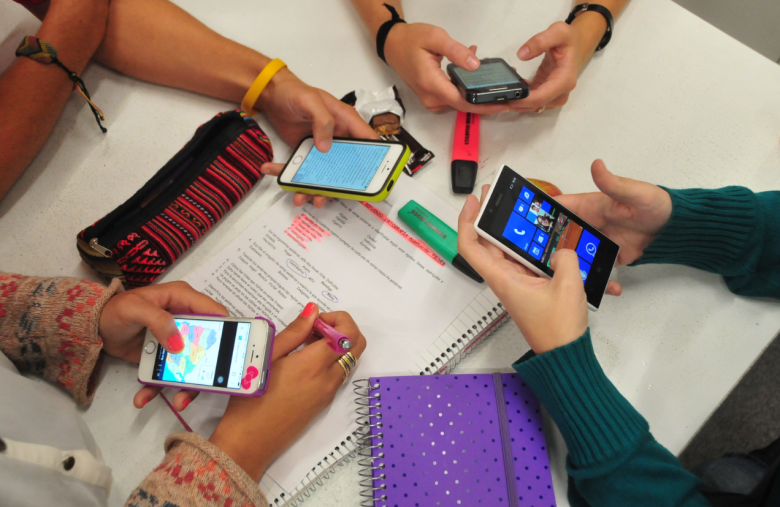 Brasil prohibe desde el mes de febrero el uso de celulares en las escuelas