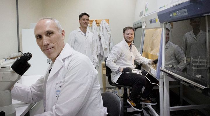 Científicos argentinos se manifiestan contra el recorte a las investigaciones