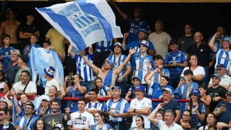 Un hincha de Argentino de Monte Maíz murió cuando volvía del partido