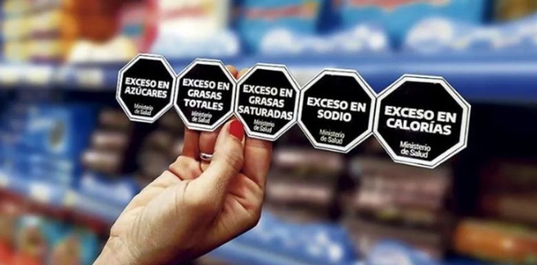 Cambios en el etiquetado frontal: ¿Qué alimentos perderán octógonos negros?