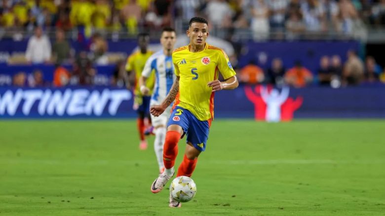 River abre negociaciones para traer al colombiano Kevin Castaño