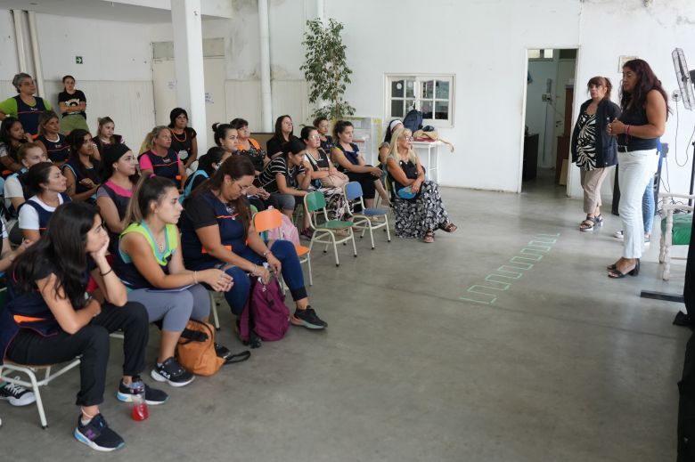 Centros de Promoción Familiar: docentes se capacitan para recibir a los niños