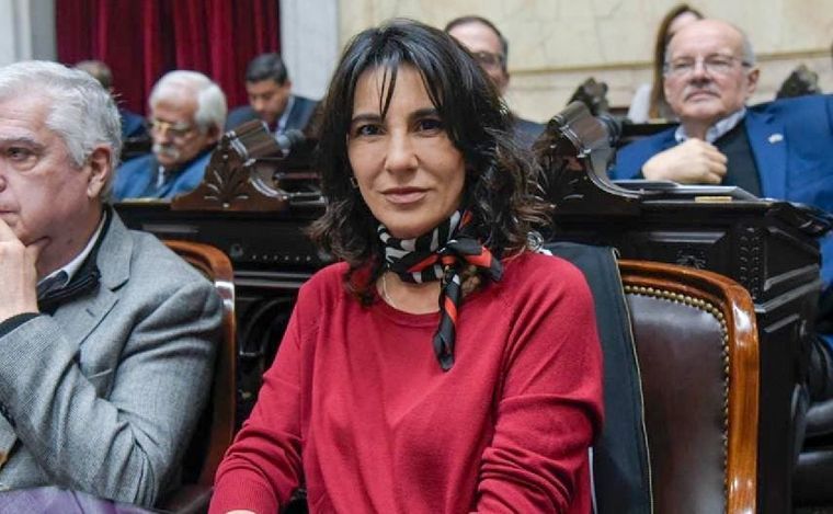 Natalia de la Sota presentó en Diputados el pedido de juicio político contra Milei