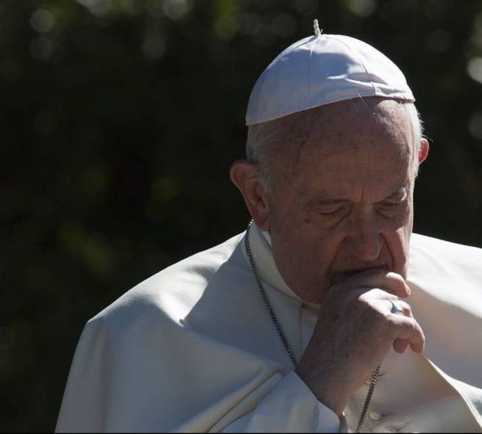 "El Papa dijo que sólo renunciará si la cabeza no le funciona"