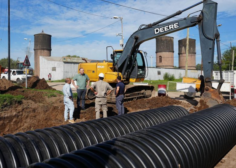 Avanza la obra del desagüe en prolongación de bulevar Alvear