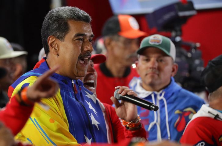 Nicolás Maduro reduce la jornada laboral a tres días para ahorrar energía 