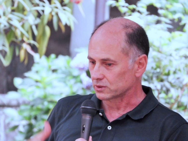 Adrián Bravi será reconocido como “Profesor Honorario” de la UNVM