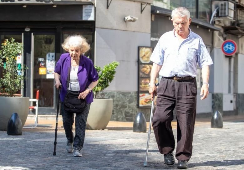 Jubilaciones: confirman aumento del 2,4% y el bono de 70.000 pesos