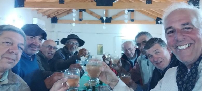 Para homenajear a los héroes de Malvinas recorrieron más de 1300 km a caballo