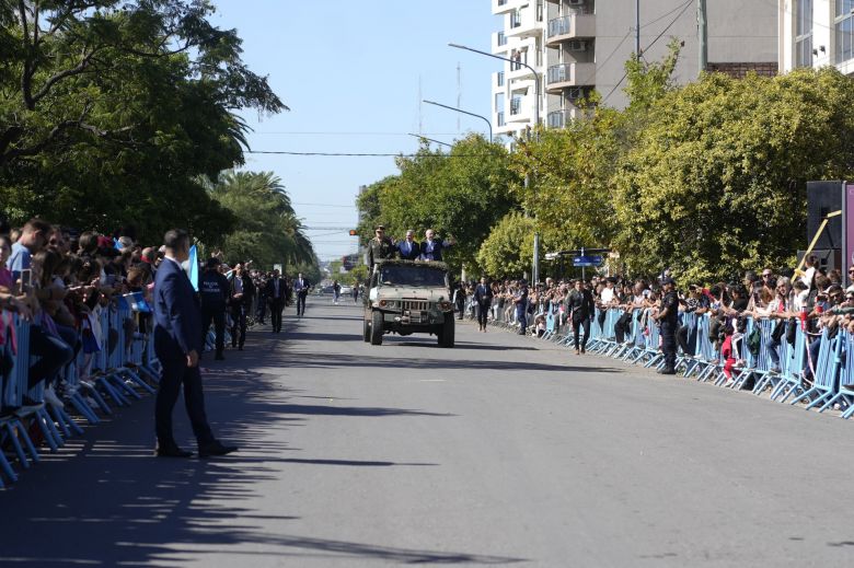 El desfile oficial de la provincia por el Día del Veterano se realizó en Villa María