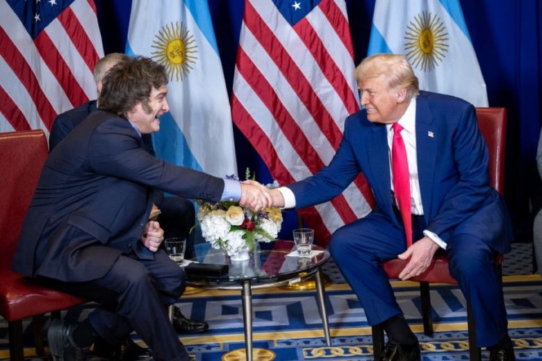 Milei espera un encuentro con Trump tras su "gesto" del arancel a la Argentina 