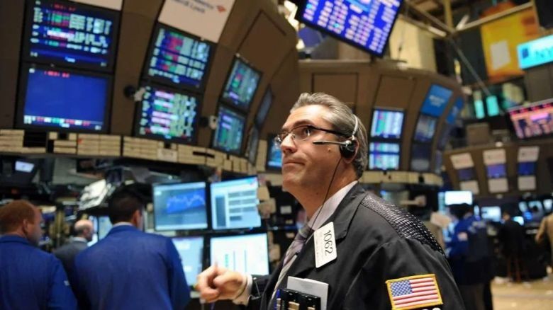 Se desploman los mercados: Las acciones argentinas caen hasta 6%