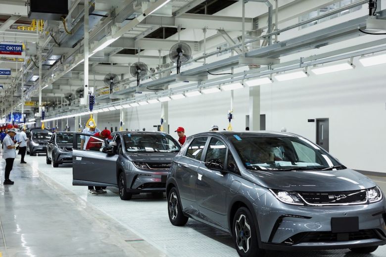 Cerró la primera licitación para importar autos sin arancel
