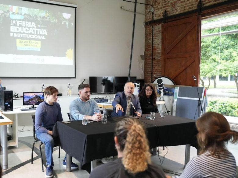 Felipe Pigna y Rubén Magnano estarán presentes en la feria Conectando Saberes