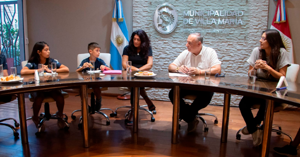Accastello encabezó la primera reunión con el Gabinete de las Infancias 