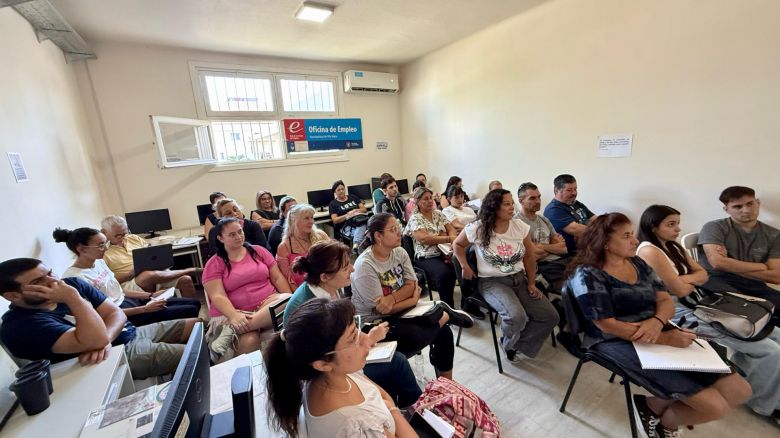 La Oficina de Empleo capacitó en gestión a 20 emprendedores locales