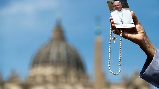 Un vecino de Achiras es testigo de la concentración de personas en el Vaticano