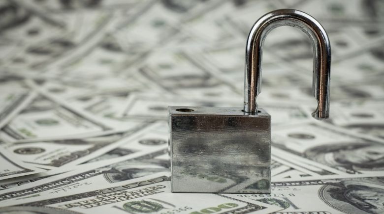 El dólar cerró a $1110: los motivos que explican la baja en la segunda semana sin Cepo