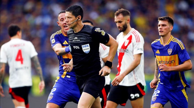 Oficial: se confirmó el árbitro del Superclásico entre River y Boca 