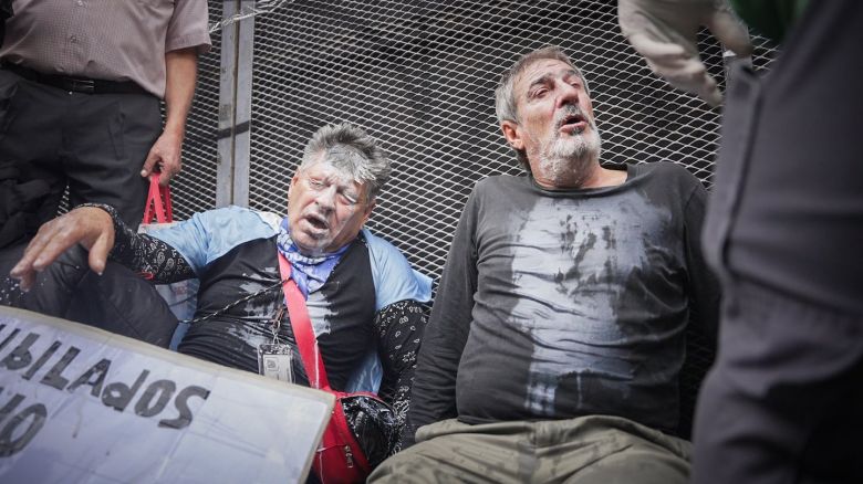 Congreso: Tensión  incidentes en una nueva marcha de jubilados