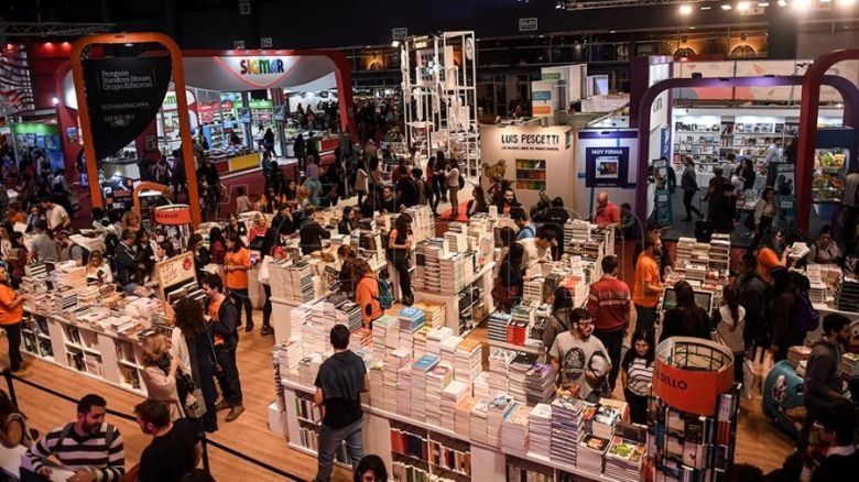 Arranca la Feria del Libro 2025 con visitas internacionales
