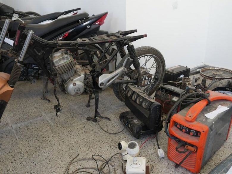 28 allanamientos simultáneos arrojaron 15 detenciones