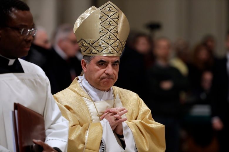 Angelo Becciu, el cardenal vetado por el papa Francisco, renunció a participar en el cónclave