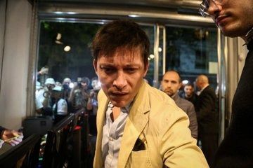 Grave gesto de intimidación de Santiago Caputo a un fotógrafo