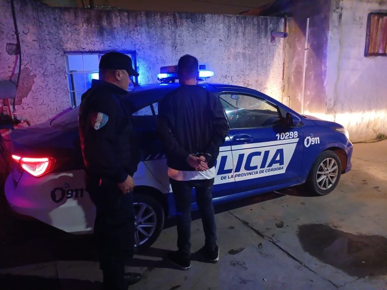 Un hombre detenido por desobedecer a la autoridad durante una discusión de pareja
