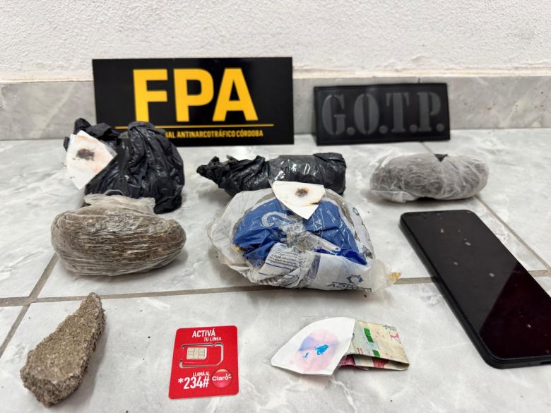 ​Dos detenidos por intentar arrojar drogas a la cárcel de Villa María