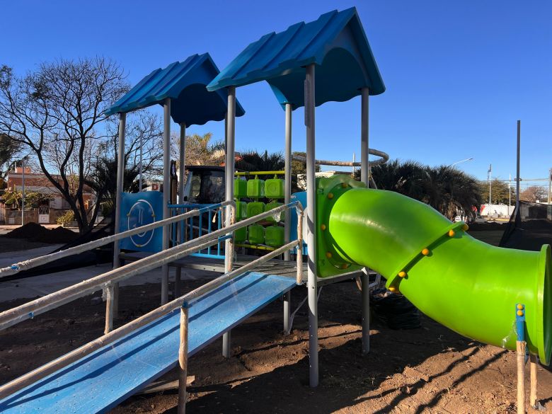 Avanza la obra del parque inclusivo en el parque Yrigoyen de Villa Nueva
