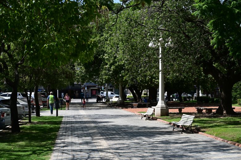 Semana corta con cielos nublados y altas temperaturas