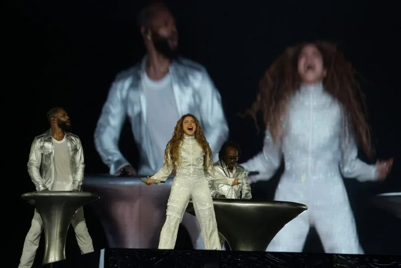 Shakira homenajeó a Gustavo Cerati en su primer show en Vélez