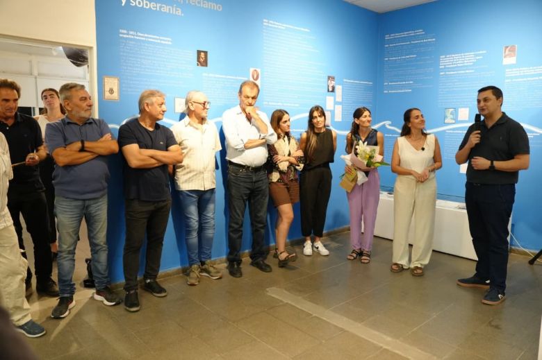 Museo Municipal Malvinas Argentinas: se inaugur&oacute; la muestra "Malvinas en los medios" 