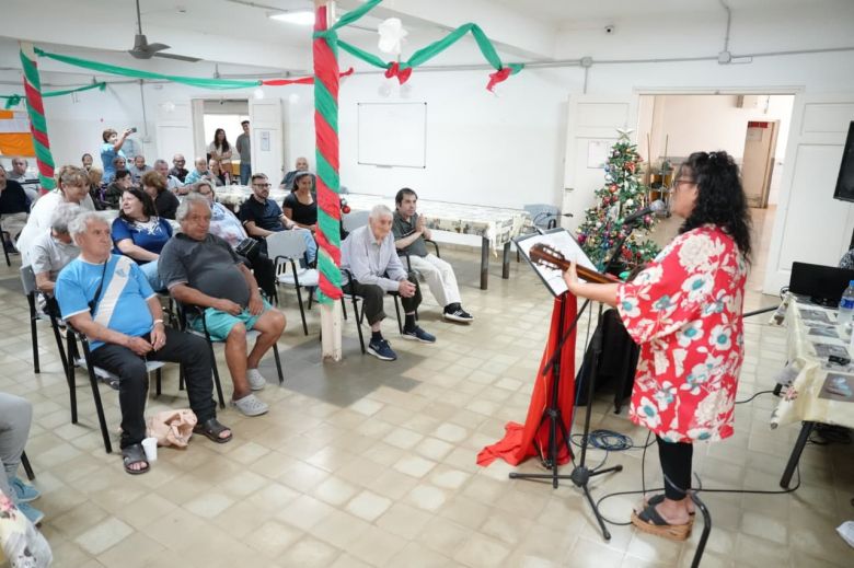 Se realiz&oacute; una propuesta art&iacute;stica navide&ntilde;a en el Hogar de Ancianos Municipal