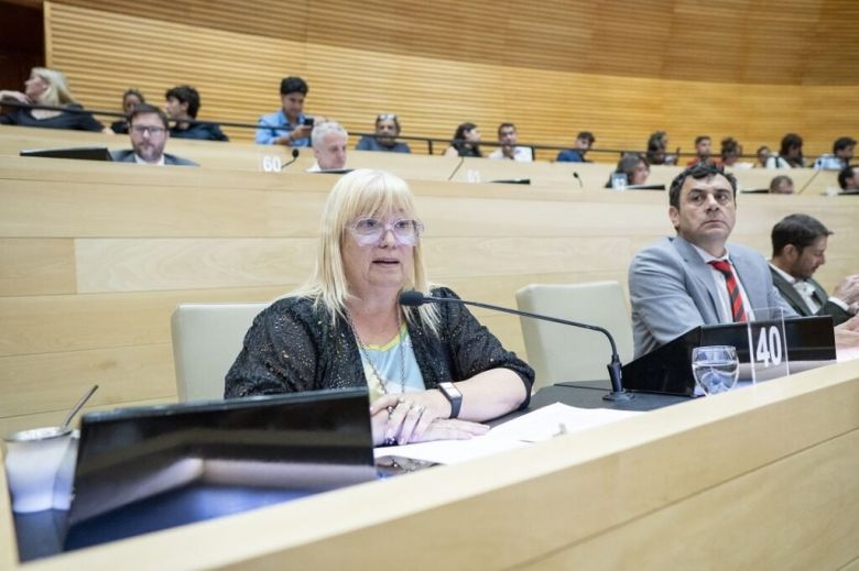 Unicameral: Espacios p&uacute;blicos deber&aacute;n exhibir el paso a paso de la maniobra de Heimlich