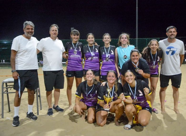 Cief se qued&oacute; con el torneo femenino nocturno de Handball Beach 