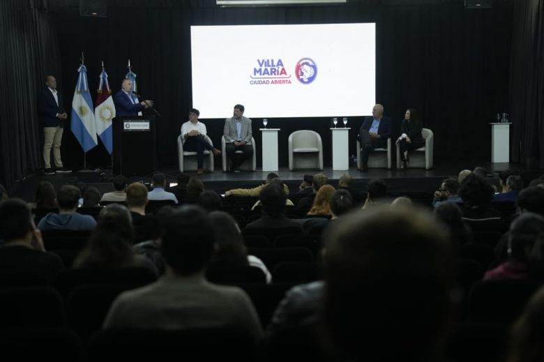 Accastello particip&oacute; del encuentro de formaci&oacute;n "Idear - Pensar para hacer"