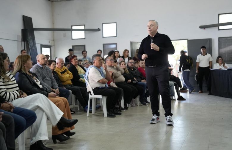 70 familias de barrio San Nicol&aacute;s accedieron a la escritura de sus viviendas