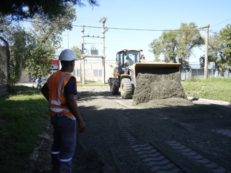Comenzaron los trabajos de la colectora sobre Avenida Per&oacute;n
