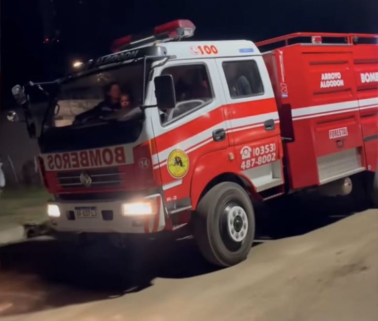 Cuatro personas fueron hospitalizadas tras un m&uacute;ltiple choque en la Ruta 158