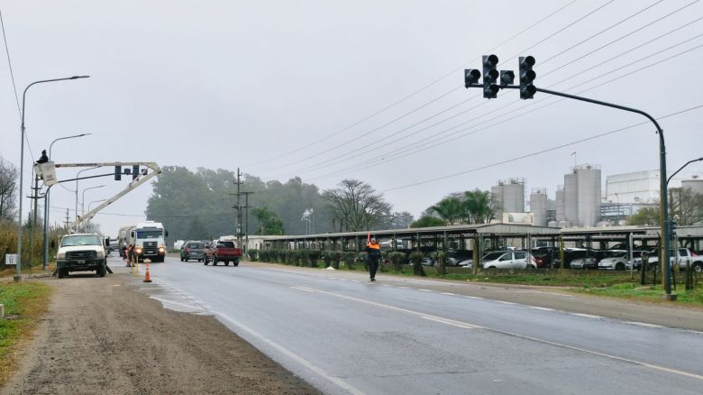 Villa Mar&iacute;a incorpor&oacute; un nuevo sistema semaf&oacute;rico en el acceso por Ruta 2 y calle Paraguay